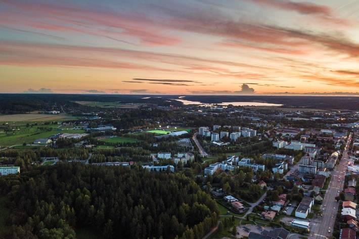 Salon keskusta-alue ja urheilupuisto ilmakuvassa Salon keskusta-alue ja urheilupuisto ilmakuvassa